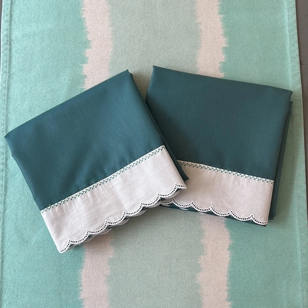 Vintage Green Pillowcase Set Scalloped Eyelet Trim Cottage Style